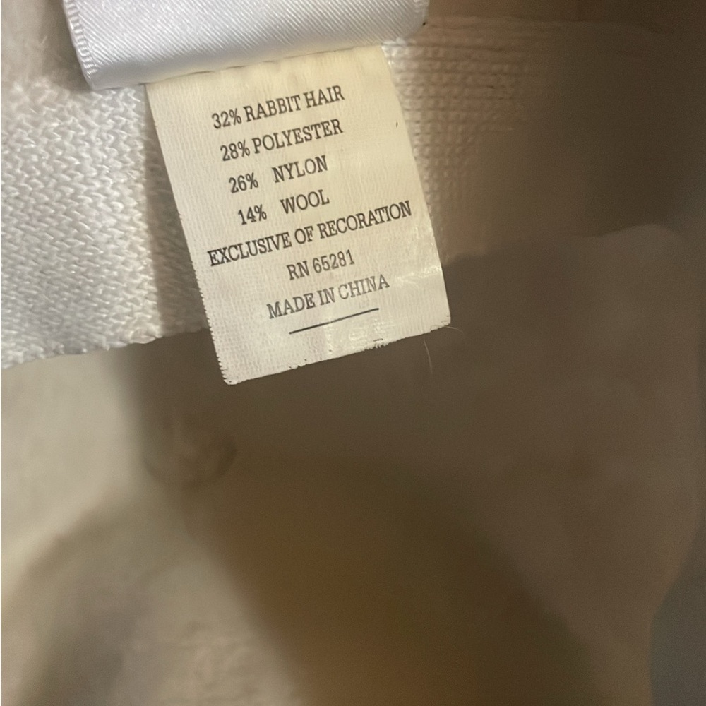Disney cream/beige bucket hat with Iconic Embroidery - Picture 4 of 4